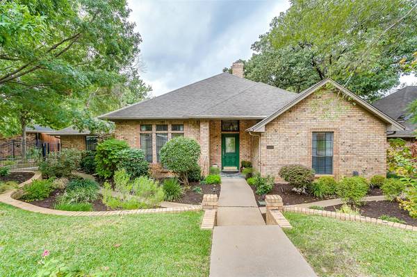 5010 Willow Park Drive, Arlington, TX 76017