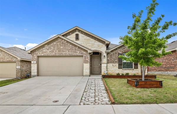 425 Saguaro Drive,  Fort Worth,  TX 76052