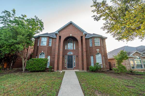 7016 Club Creek Drive, Fort Worth, TX 76137