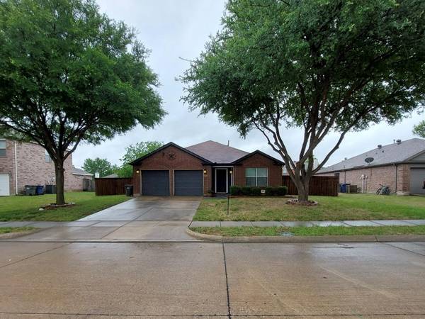 816 Breton Drive, Glenn Heights, TX 75154