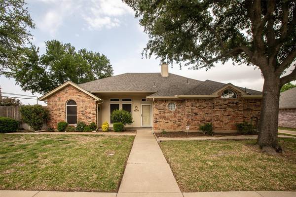 4024 Garden Park Drive, North Richland Hills, TX 76180