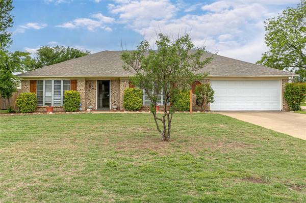 1004 Crockett Drive, Fort Worth, TX 76028