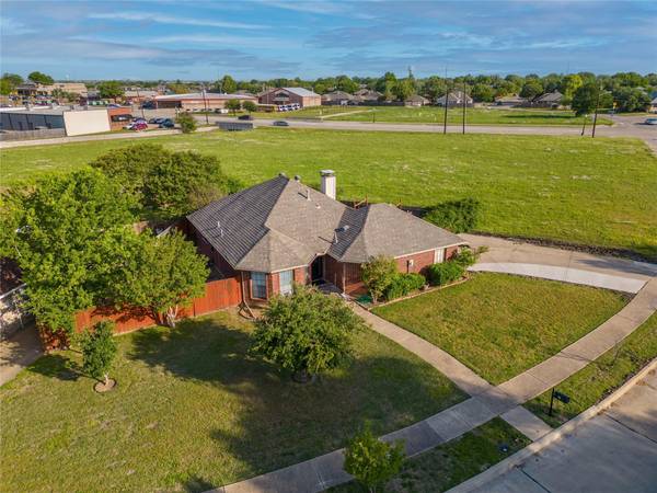 311 N Winding Oaks Drive, Wylie, TX 75098