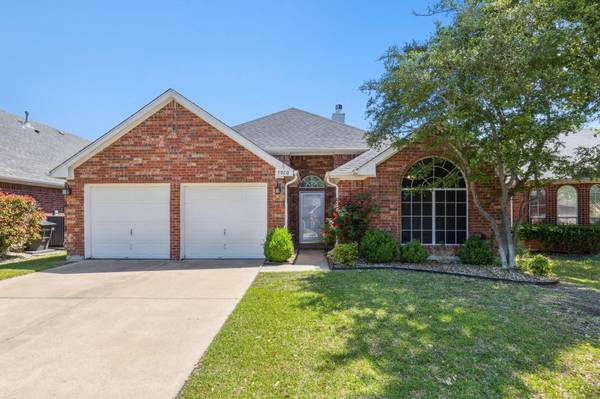 7920 Kern Lane, Fort Worth, TX 76137