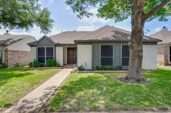 865 Chaparral Drive, Grand Prairie, TX 75052