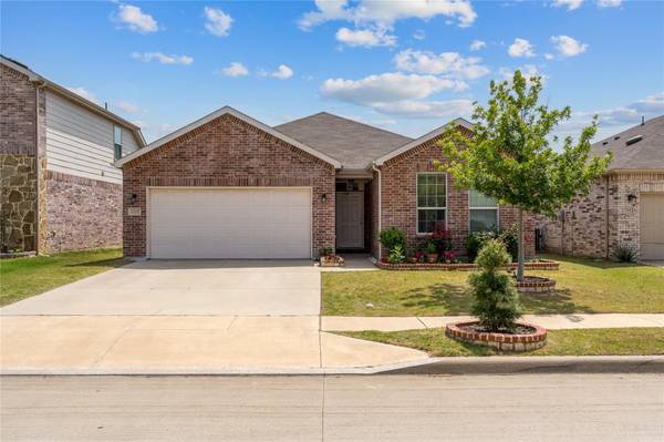 2320 Barzona Drive, Fort Worth, TX 76131