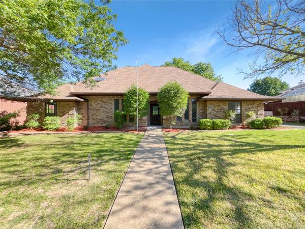 4823 Westcreek Lane,  Sachse,  TX 75048