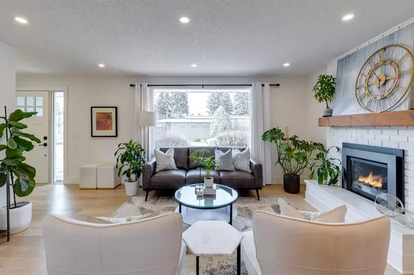 Calgary, AB T2J 1Y7,10540 Mapleridge CRES SE