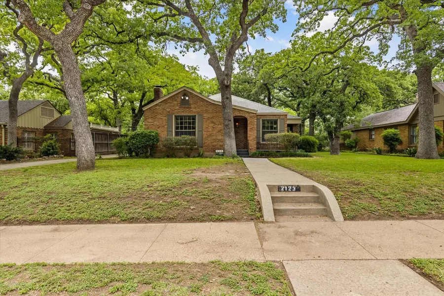 2123 Primrose Avenue, Fort Worth, TX 76111