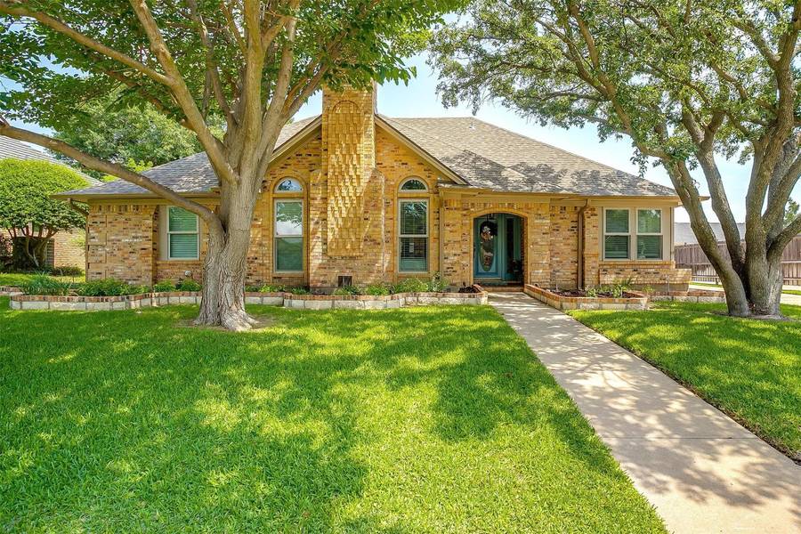 845 Birdsong, Bedford, TX 76021