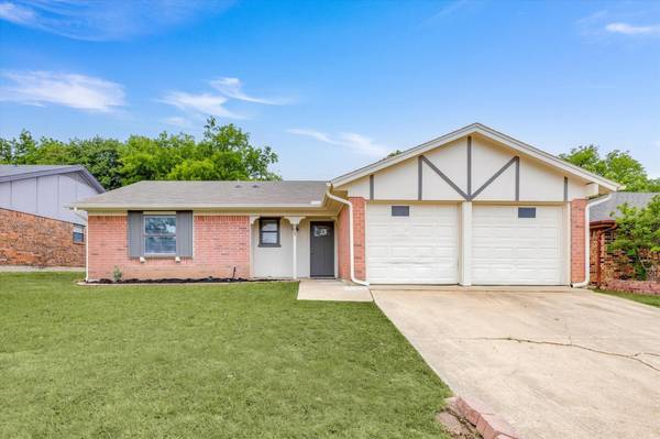 6605 Constitution Drive, Watauga, TX 76148