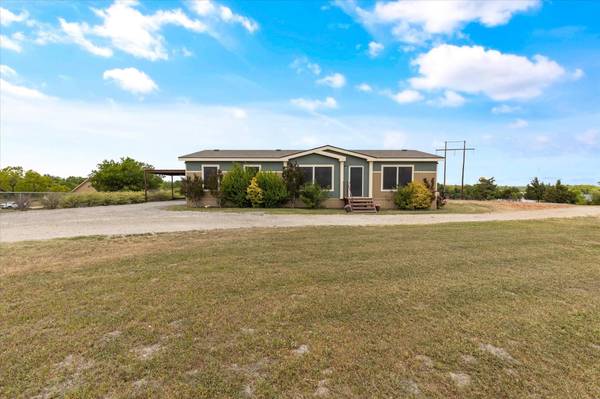 2300 J E Woody Road, Springtown, TX 76082