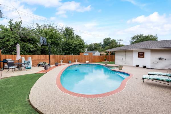 1610 Addington Street, Irving, TX 75062