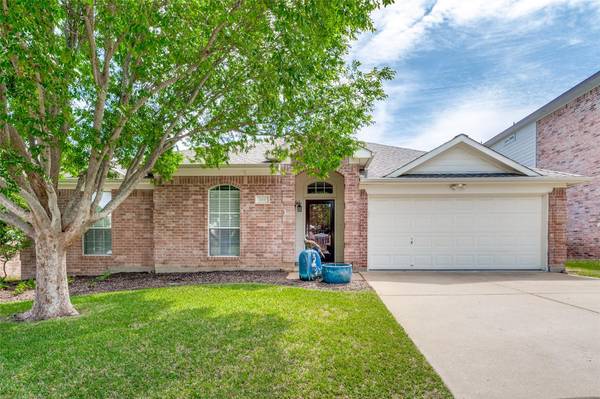 610 Fawn Meadow Trail,  Kennedale,  TX 76060