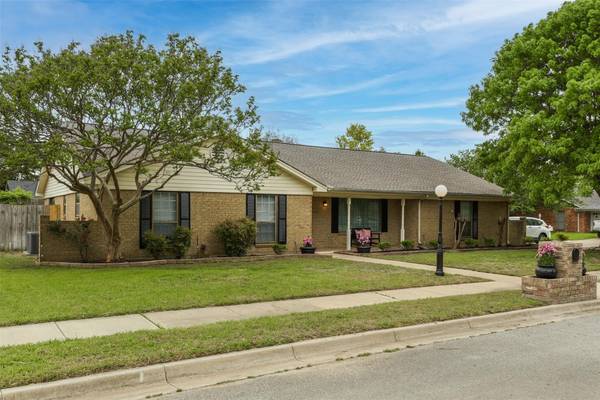 7500 Mike Court, North Richland Hills, TX 76180