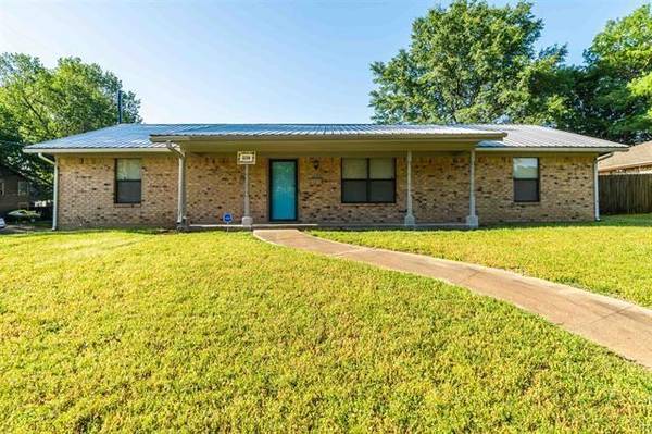 2130 Hubbard Street, Paris, TX 75460