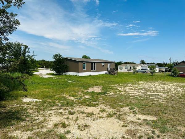 3301 Blueberry Trail, Granbury, TX 76048