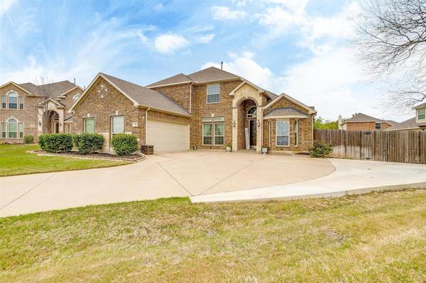 932 Sunrise Drive, Kennedale, TX 76060