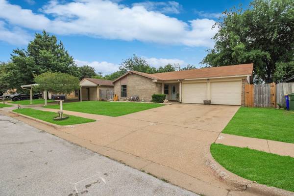 6412 Grasshopper Drive, Watauga, TX 76148