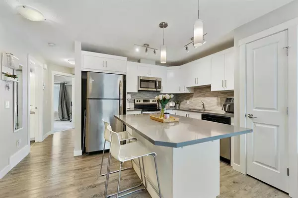 Calgary, AB T3M 2V5,1007 Cranbrook WALK SE