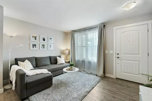 Calgary, AB T3M 2V5,1007 Cranbrook WALK SE