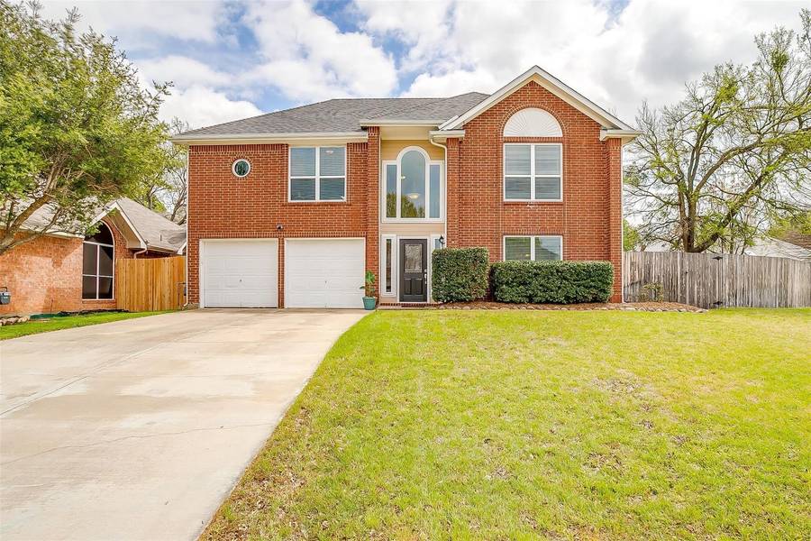 4548 Queenswood Drive, Grand Prairie, TX 75052