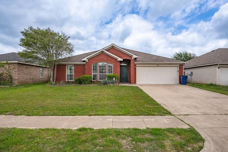 1008 Andrew Street, Burleson, TX 76028