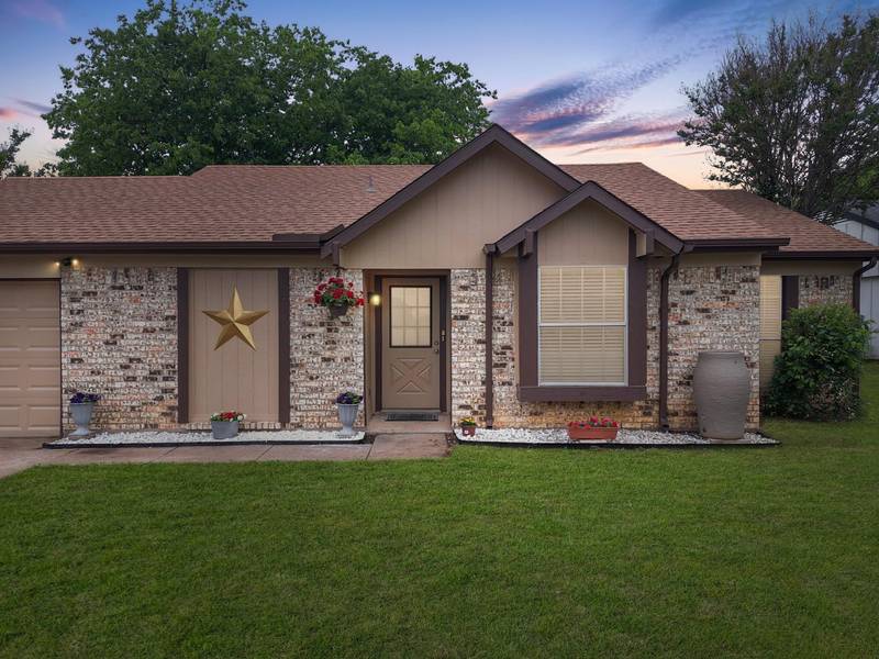 5665 Whitley Road, Haltom City, TX 76148