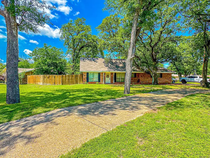 400 Forrest Lane, Corsicana, TX 75110