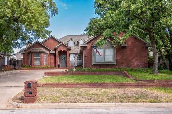 6607 Capitol Hill Drive, Arlington, TX 76017