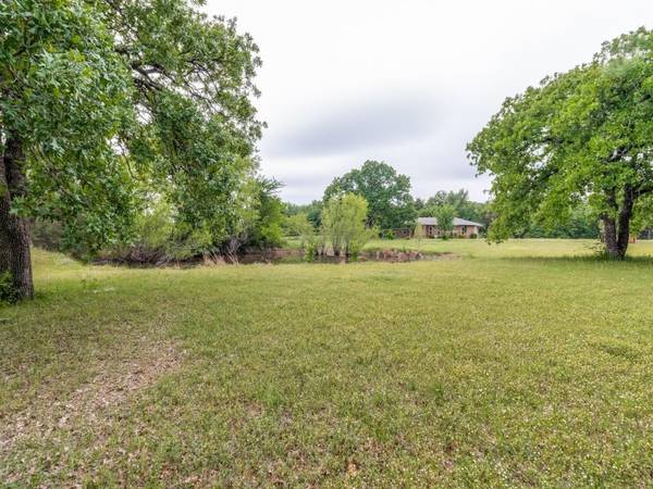 2702 County Road 232,  Collinsville,  TX 76233