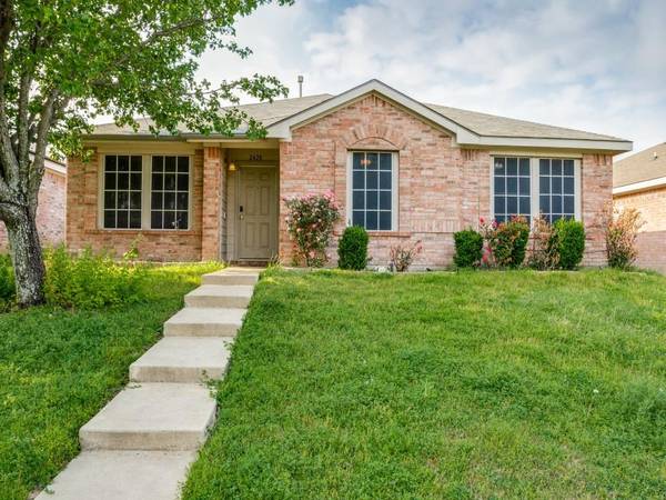 2428 Mallory Lane,  Lancaster,  TX 75134