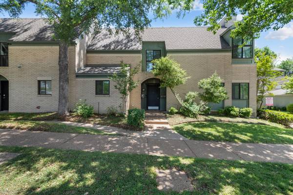 2621 Mccart Avenue, Fort Worth, TX 76110