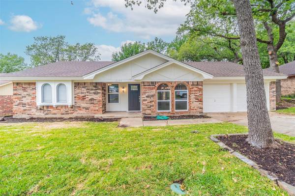 2229 Cambridge Drive, Hurst, TX 76054