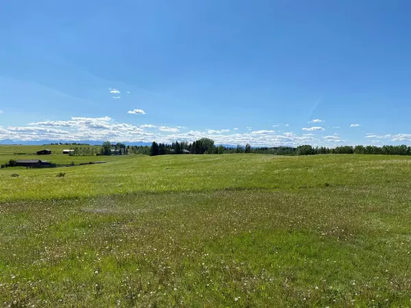 Rural Rocky View County, AB T4C2B4,TRADEMARK VW