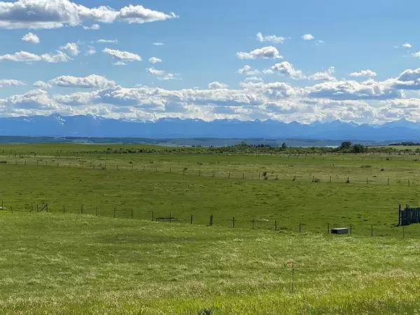 Rural Rocky View County, AB T4C2B4,TRADEMARK VW