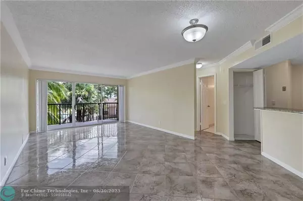 Coral Springs, FL 33067,8901 Wiles Rd  #204