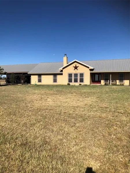 1199 County Road 422, Stephenville, TX 76401