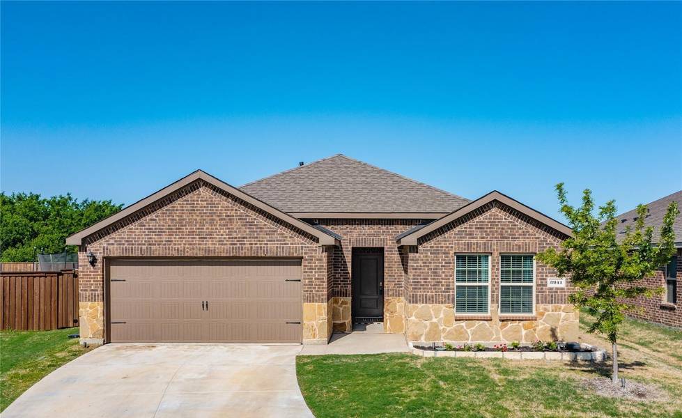 3941 Aintree Avenue, Aubrey, TX 76227