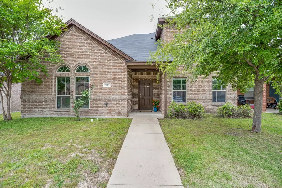 2919 Preston Trail, Grand Prairie, TX 75052