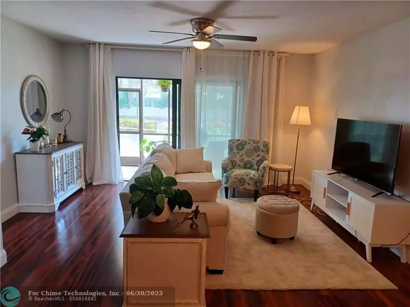 128 S Cypress Rd  #813, Pompano Beach, FL 33060