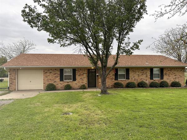 300 Jc Maples Road, Gunter, TX 75058