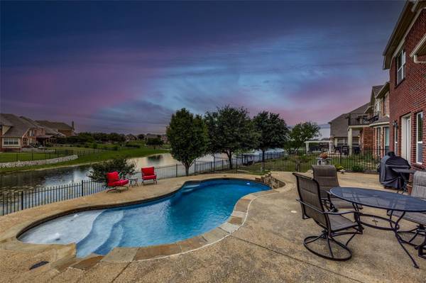 2718 Point View, Cedar Hill, TX 75104