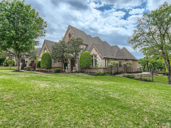 1808 Summit Court,  Keller,  TX 76262