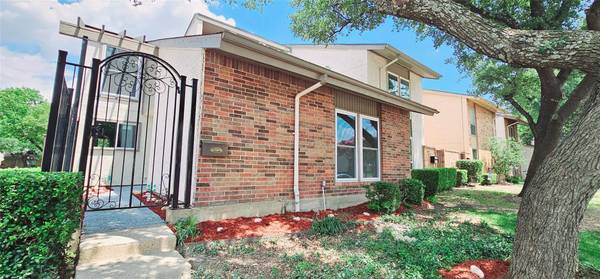 9832 Amberton Parkway, Dallas, TX 75243