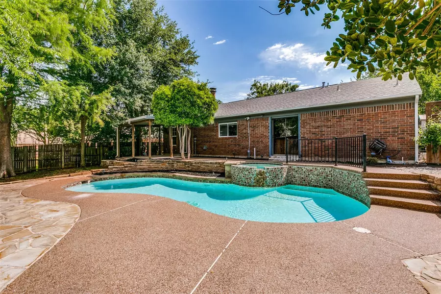 553 Yellowstone Drive, Grapevine, TX 76051