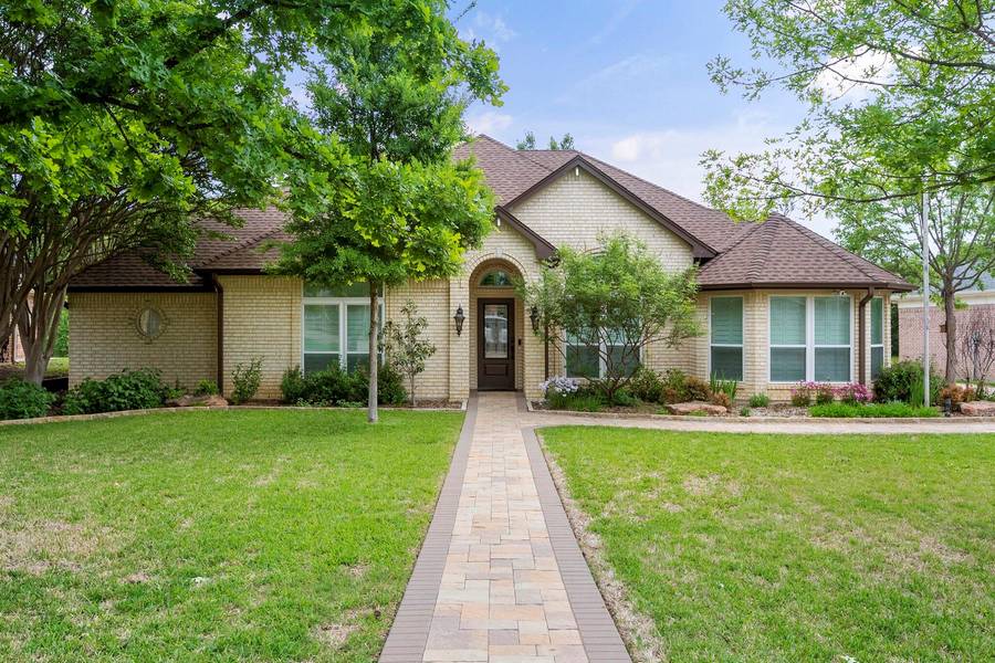 1354 Xavier Drive, Mansfield, TX 76063