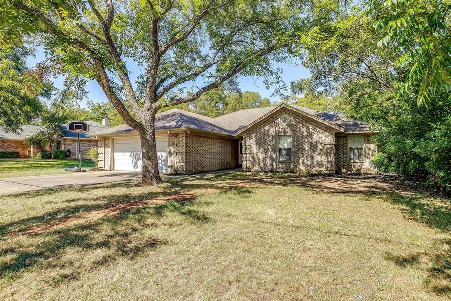 5012 Seminole Drive, De Cordova, TX 76049