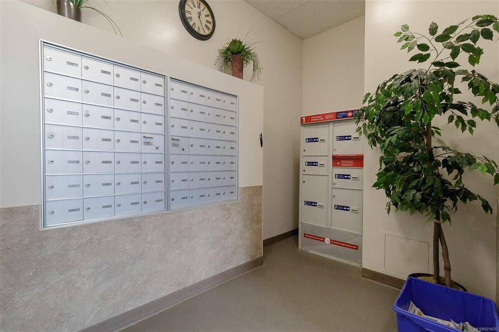 Sidney, BC V8L 3G4,10030 Resthaven Dr #329