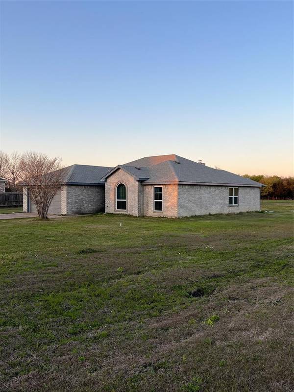 122 Stainback Court,  Red Oak,  TX 75154